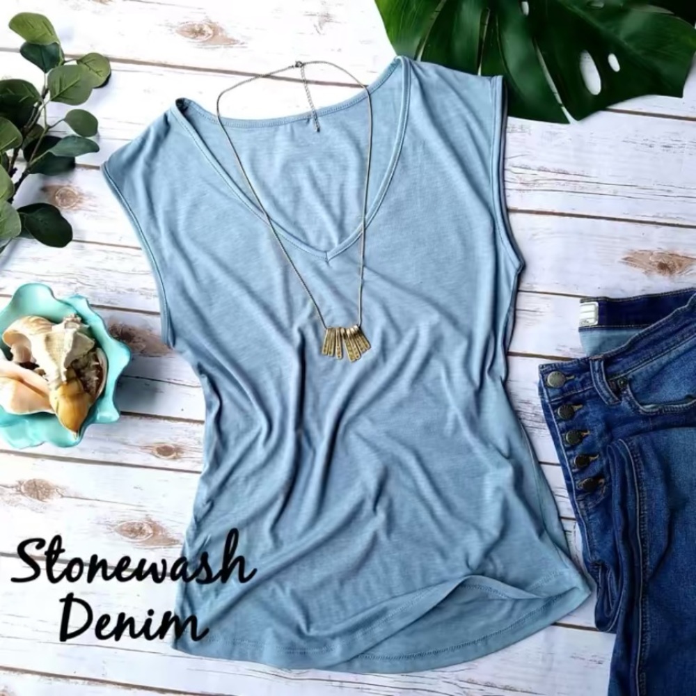 Sleeveless V-Neck Layering Tank